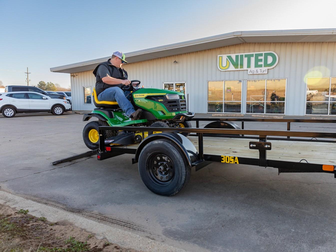 Big Tex 30SA 60”x8’ 2990# GVWR Single Axle Pipe Top Utility Trailer w/ 4’ Spring Assisted Ramp Gate, Spare Mount, and 1 idler axle. image 4