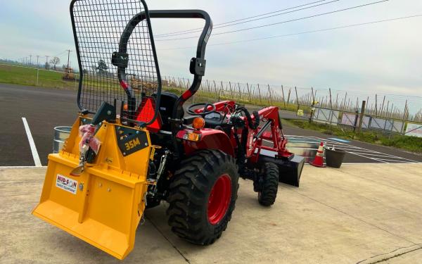 Branson 2515h 25HP Tractor With Front End Loader (Hud-Son Skidding Winch Sold Separately)