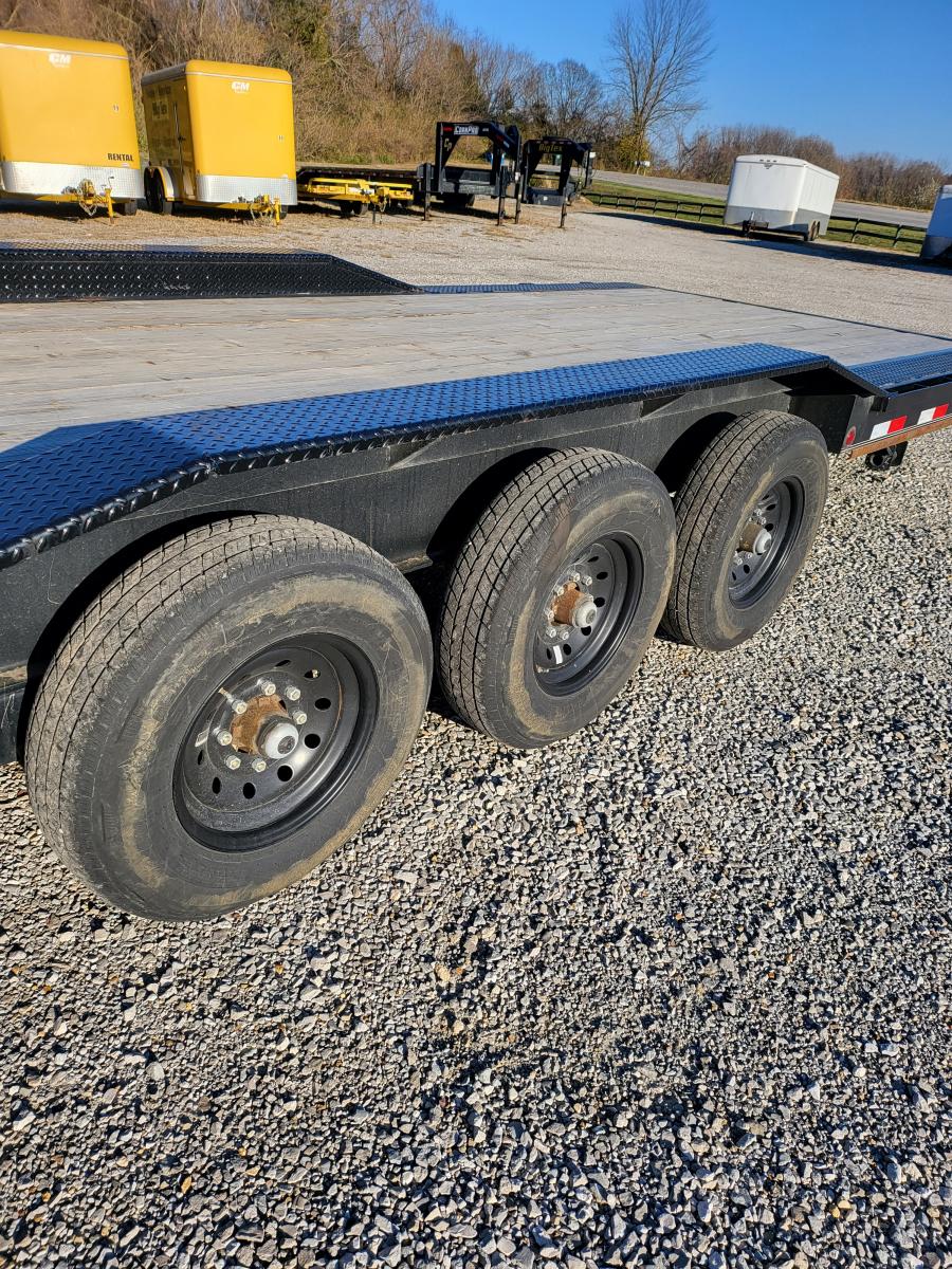 USED LOAD TRAIL 40′ GN LOW BOY FLATBED image 2