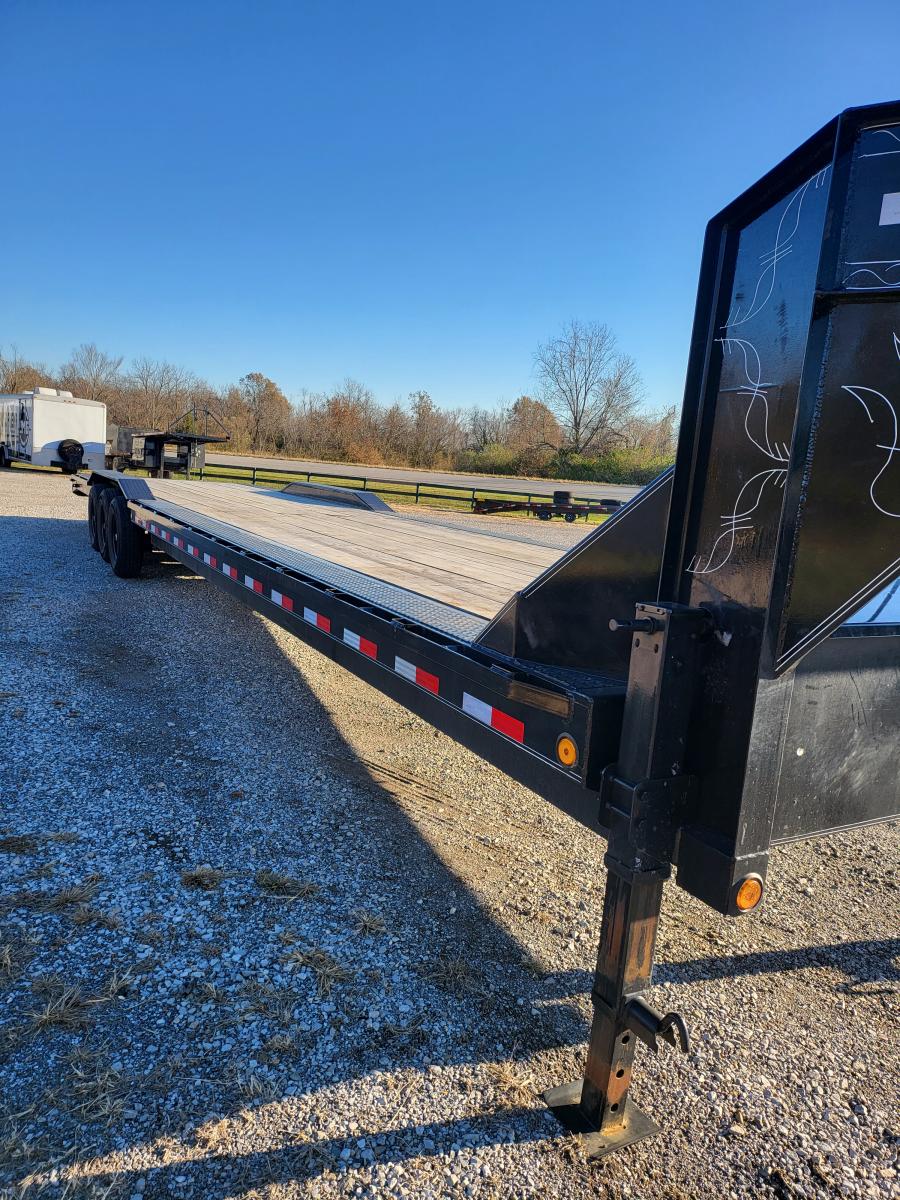 USED LOAD TRAIL 40′ GN LOW BOY FLATBED image 3