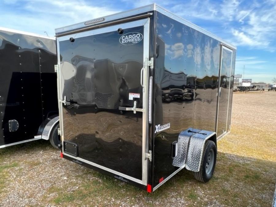 CSCB CARGO EXP. XL V-NOSE SI2 BLK RAMP DOOR STND 66″ HT image 1
