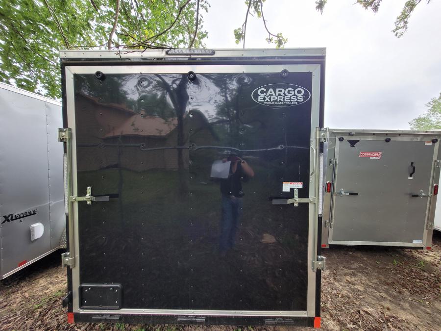 CSCB CARGO EXP. XL V-NOSE TE2 BLK RAMP DOOR STND 7 HT image 0