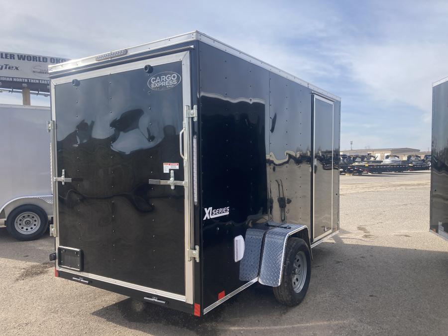 CSCB CARGO EXP. XL V-NOSE SI2 BLK RAMP DOOR STND 66″ HT image 1