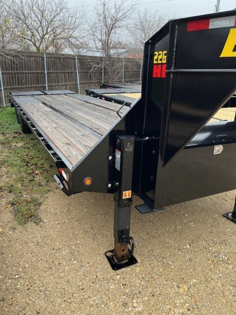 ***ON CLEARANCE*** Big Tex 22GN-30D5A-MRBK (102″W x 30′ Deck + 5′ Mega Ramp, Dual Wheel Tandem Axle Gooseneck Trailer, NEW Demco Easy Latch Style Coupler with Spare Tire Mount) image 4