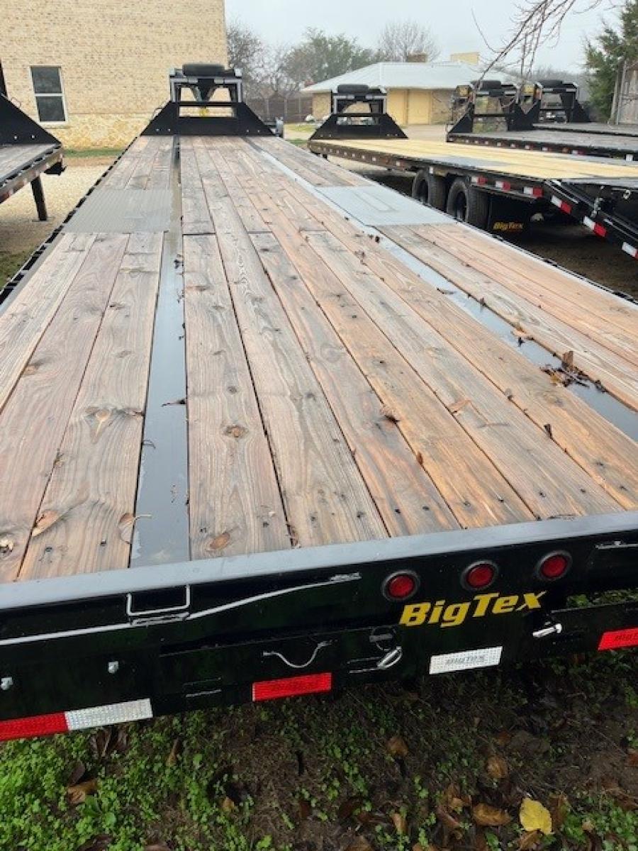 ***ON CLEARANCE*** Big Tex 22GN-40STA-S8BK (102″W x 40′ Straight Deck with 8′ Slide-in-ramps, Dual Wheel Tandem Axle Gooseneck Trailer, NEW Demco Easy Latch Style Coupler with Spare Tire Mount) image 4