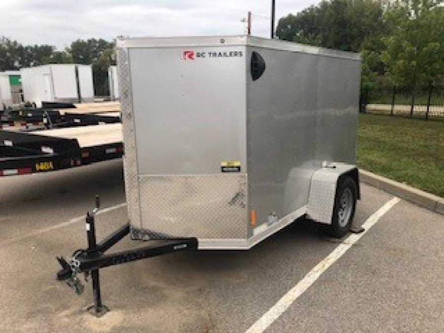 USED – 2022 RC 5×8 single axle enclosed trailer image 1
