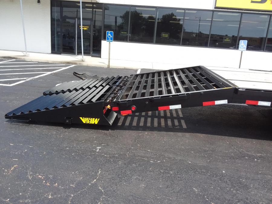 Big Tex 25GN 102″ x 35 + 5 Tandem Dual Wheel Gooseneck image 3