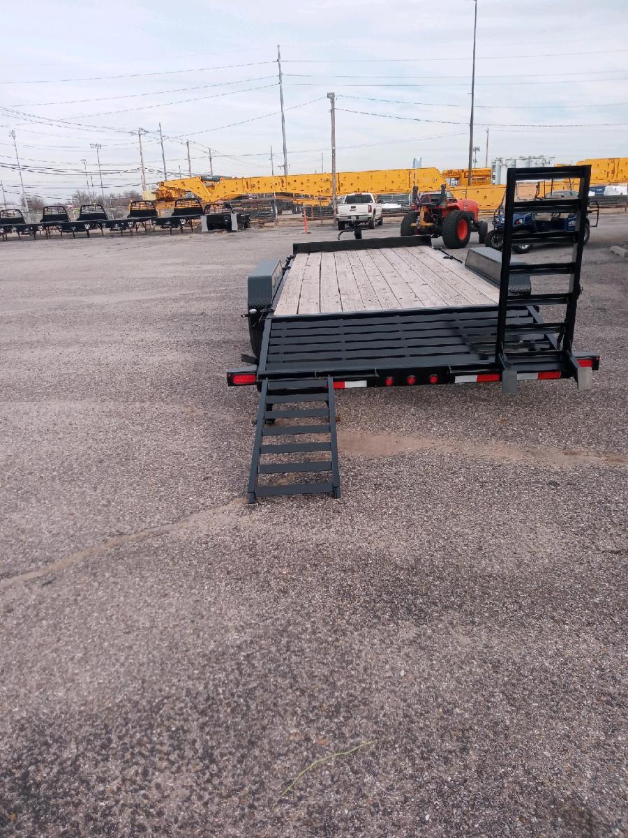 Big Tex 14ET-20BK-KR (83″W x 20’L, Tandem Axle Equipment Trailer, 3’ Cleated Dovetail w/ Knee Ramps and Spare Tire Mount) image 2