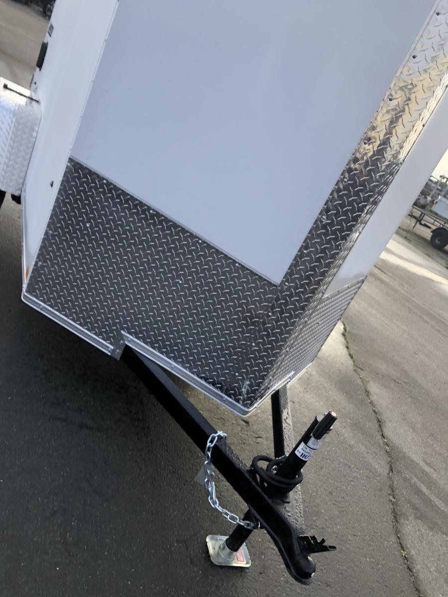 LP11 5X8 JOURNEY SE FLAT TOP SLOPED VNOSE ENCLOSED 3K Image 1