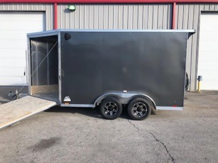 **** CLEARANCE ****     RC Trailers ARST 7.5×17 tandem-axle wedge enclosed trailer, aluminum, 7′ interior height, rear and side ramp doors image 2