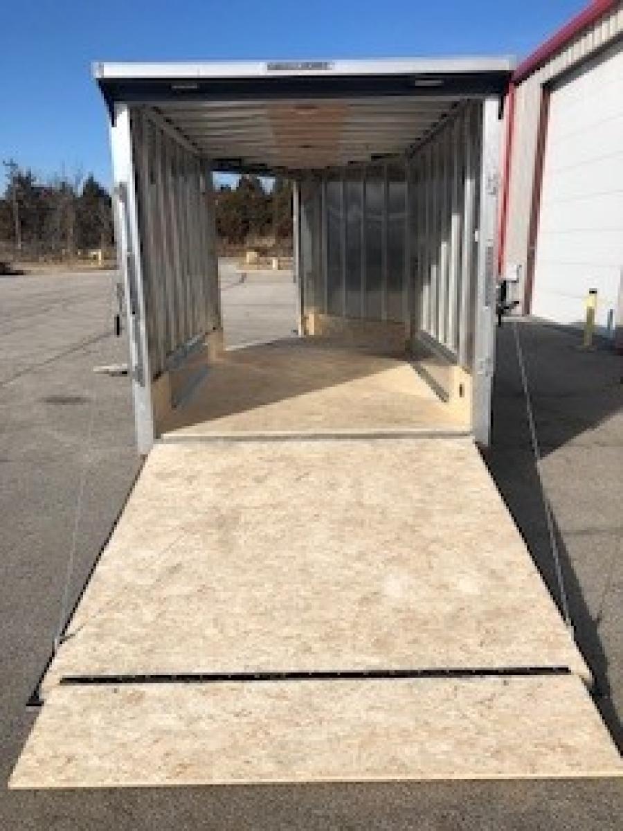 **** CLEARANCE ****     RC Trailers ARST 7.5×17 tandem-axle wedge enclosed trailer, aluminum, 7′ interior height, rear and side ramp doors image 3