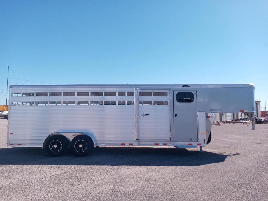 2024  Rancher 24′ Gooseneck Stock Trailer by Sundowner image 3