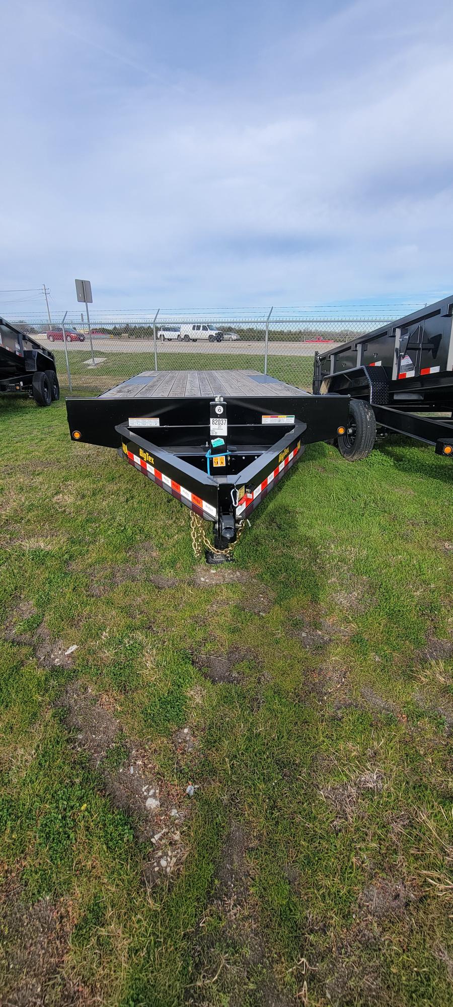 Big Tex 14OA-20BK-8SIR (102″W x 20’L with 8′ Slide-in Ramps, Heavy Duty Over-The-Axle Bumper Pull, Electric Brakes on Both Axles and Spare Tire Mount) image 1