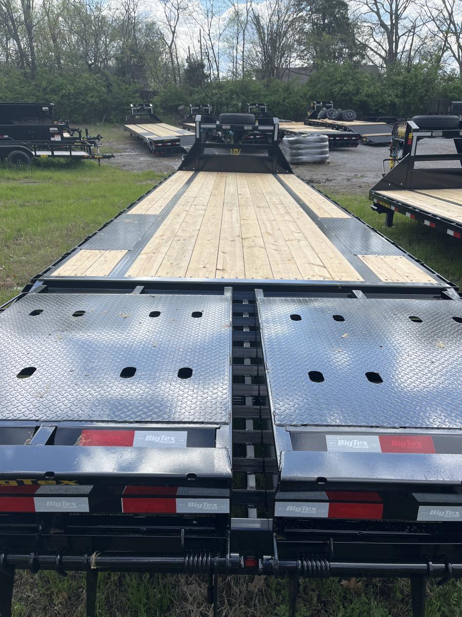 Big Tex 14GN 102″ x 25 + 5 Single Wheel Tandem Axle Gooseneck image 3