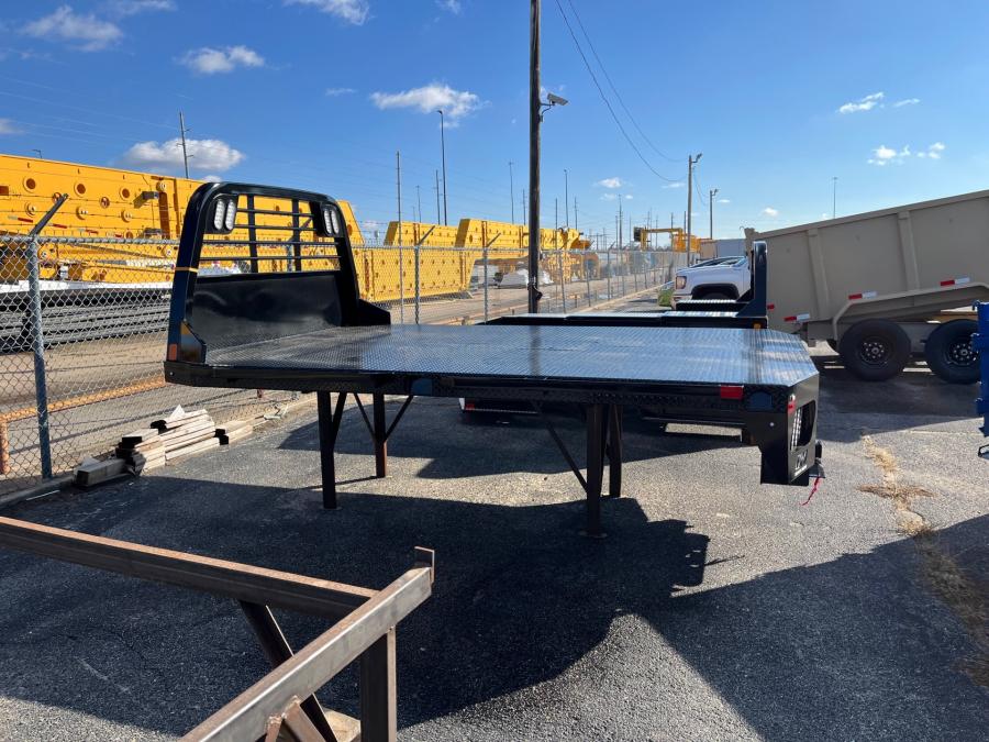 CM RD BED 86" L X 84" W X 58" CA X 42" RUNNERS Image 0