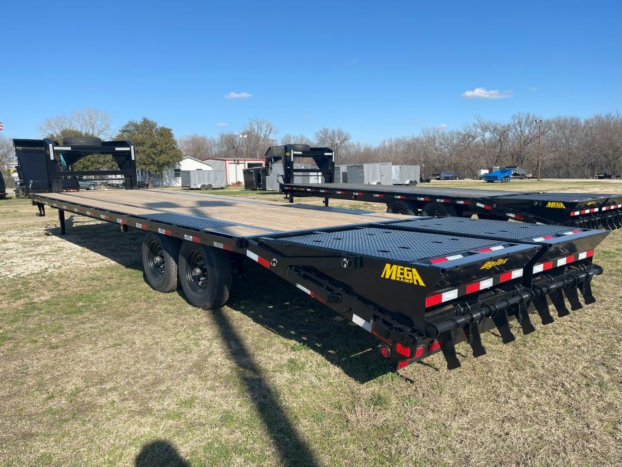 2024 Big Tex 14GN-30D5A-MRBK 15,900# (102″x25’+5’) Single Wheel Tandem Axle Gooseneck, 5’Cleated Dovetail W/5’Double Hinged, Spring Assisted Flip-Over MEGA RAMPS image 0