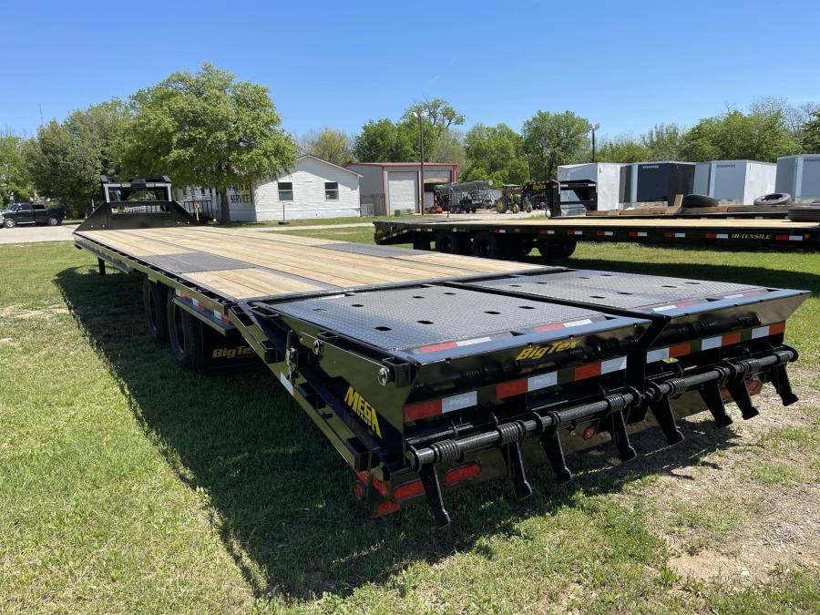 2024 Big Tex 22GN-33D5A-MRBK 23.9K (102″x28’+5’) Dual Wheel Tandem Axle Gooseneck, 5’Cleated Dovetail W/5’Double Hinged, Spring Assisted Flip-Over MEGA RAMPS image 0