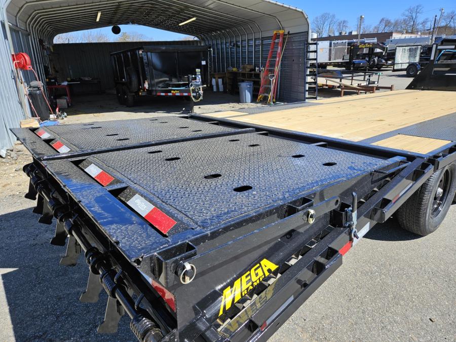 Big Tex 14GN, Gooseneck, 102″ x 25′, 15.9K, Dovetail, Mega Ramps image 3