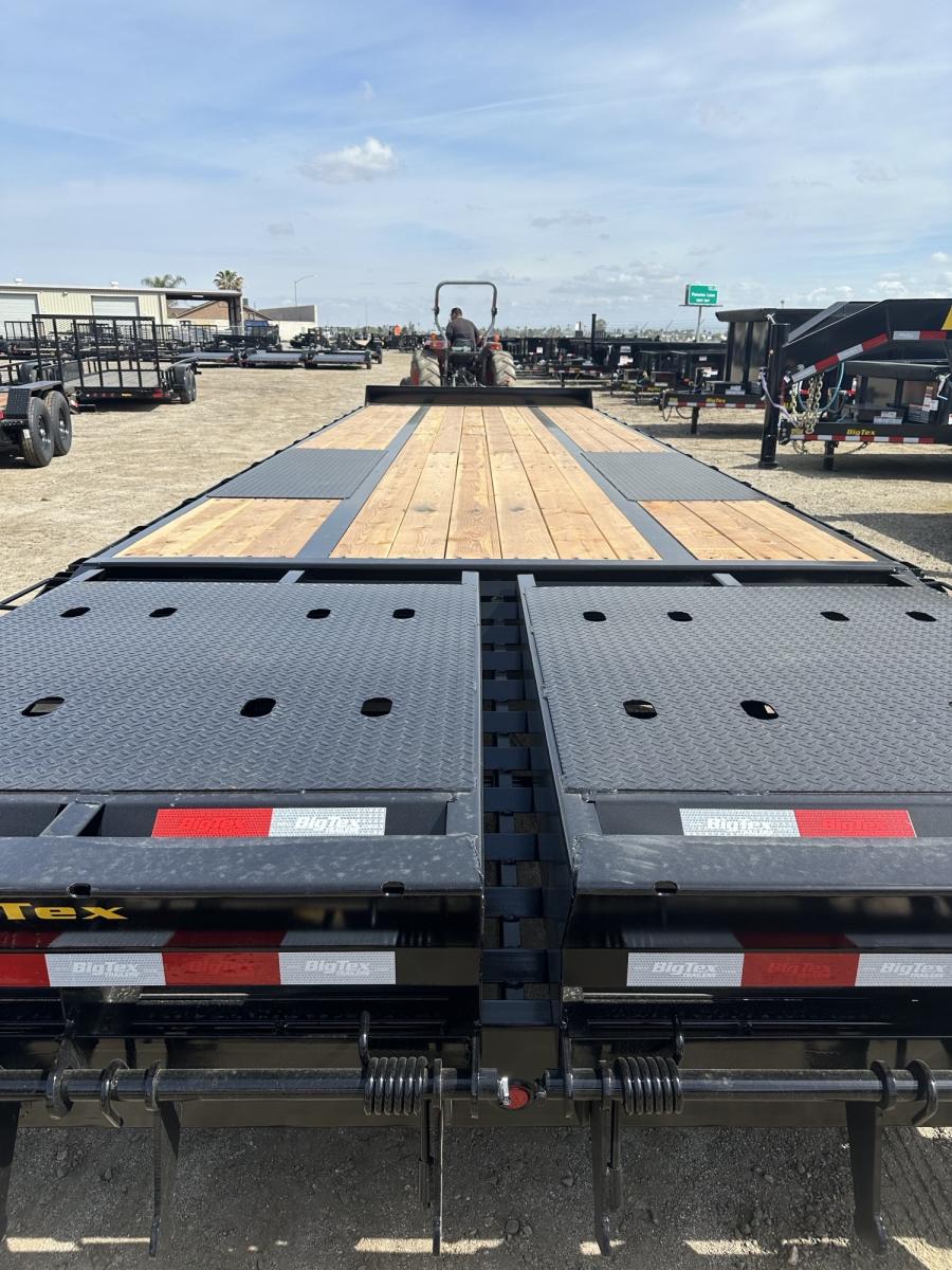 Big Tex 22PH, Pintle, 102" x 25', 23.9K, Dovetail, Mega Ramps Image 3