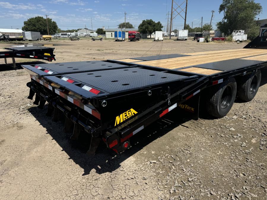 Big Tex 22GN, Gooseneck, 102" x 40', 23.9K, Dovetail, Mega Ramps Image 2