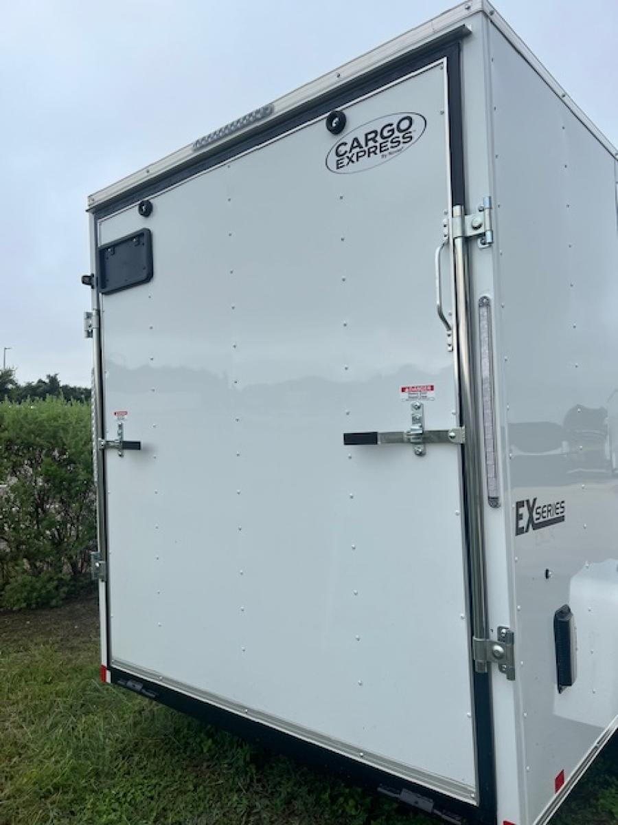 K721 CARGO EXPRESS EX DLX SLOPED VNOSE 6X12 SA ENCLOSED TRAILER Image 2