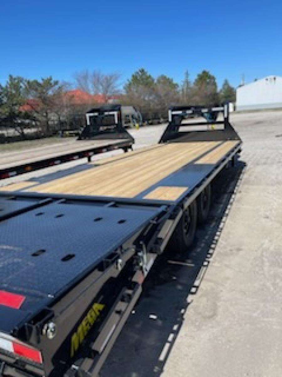 Big Tex 16GN, Gooseneck, 102" x 40', 17.5K, Dovetail, Mega Ramps Image 1
