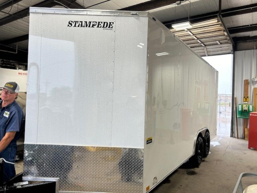 STAS STALL 8.5X18 X6'6" TA WHITE RAMP DOOR STD Image 1