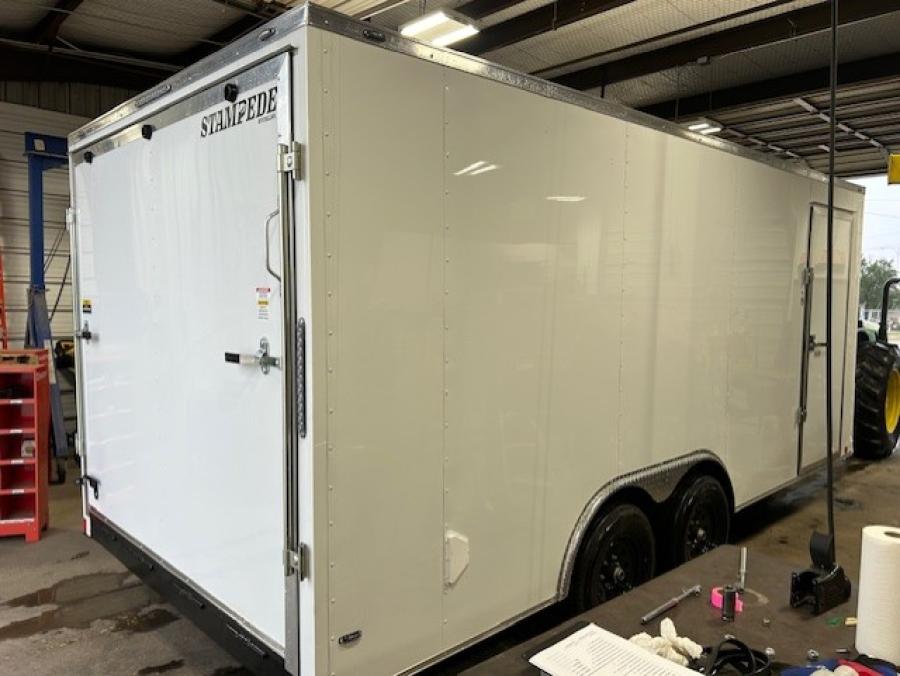 STAS STALL 8.5X18 X6'6" TA WHITE RAMP DOOR STD Image 0