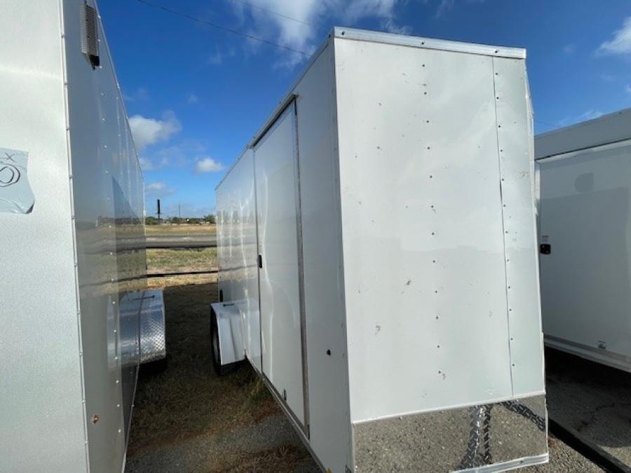 K721 CARGO EXPRESS EX DLX SLOPED VNOSE 6X12 SA ENCLOSED TRAILER Image 2