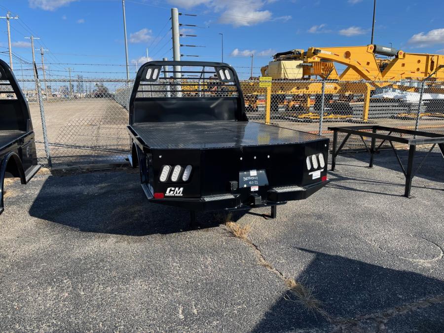 CM SK BED 86″ L X 84″ W X 57″ CA X 42″ RUNNERS Image 2