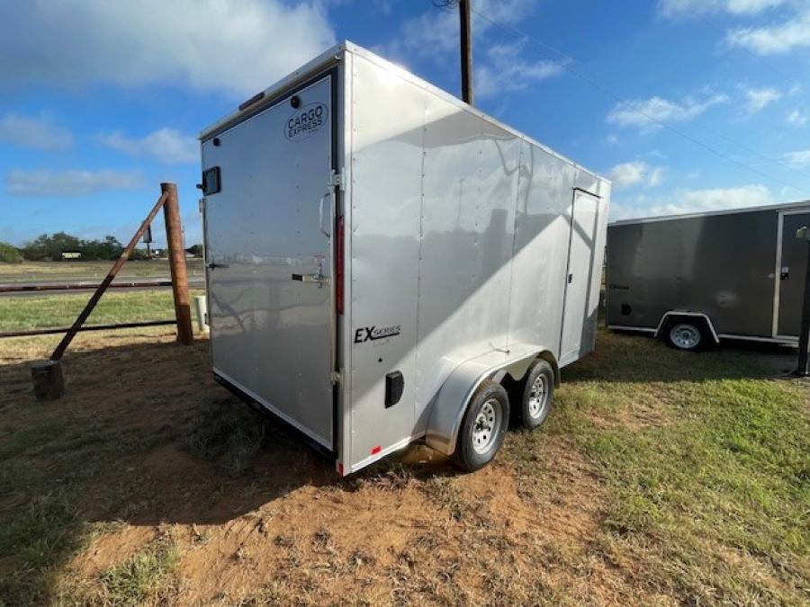 K841 7X14 INDIGO DLX FLAT TOP VNOSE ENCLOSED CARGO image 1