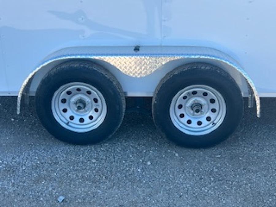 2025 Cargo Express 7X14 White DLX Flat Top V-nose Enclosed Cargo image 6