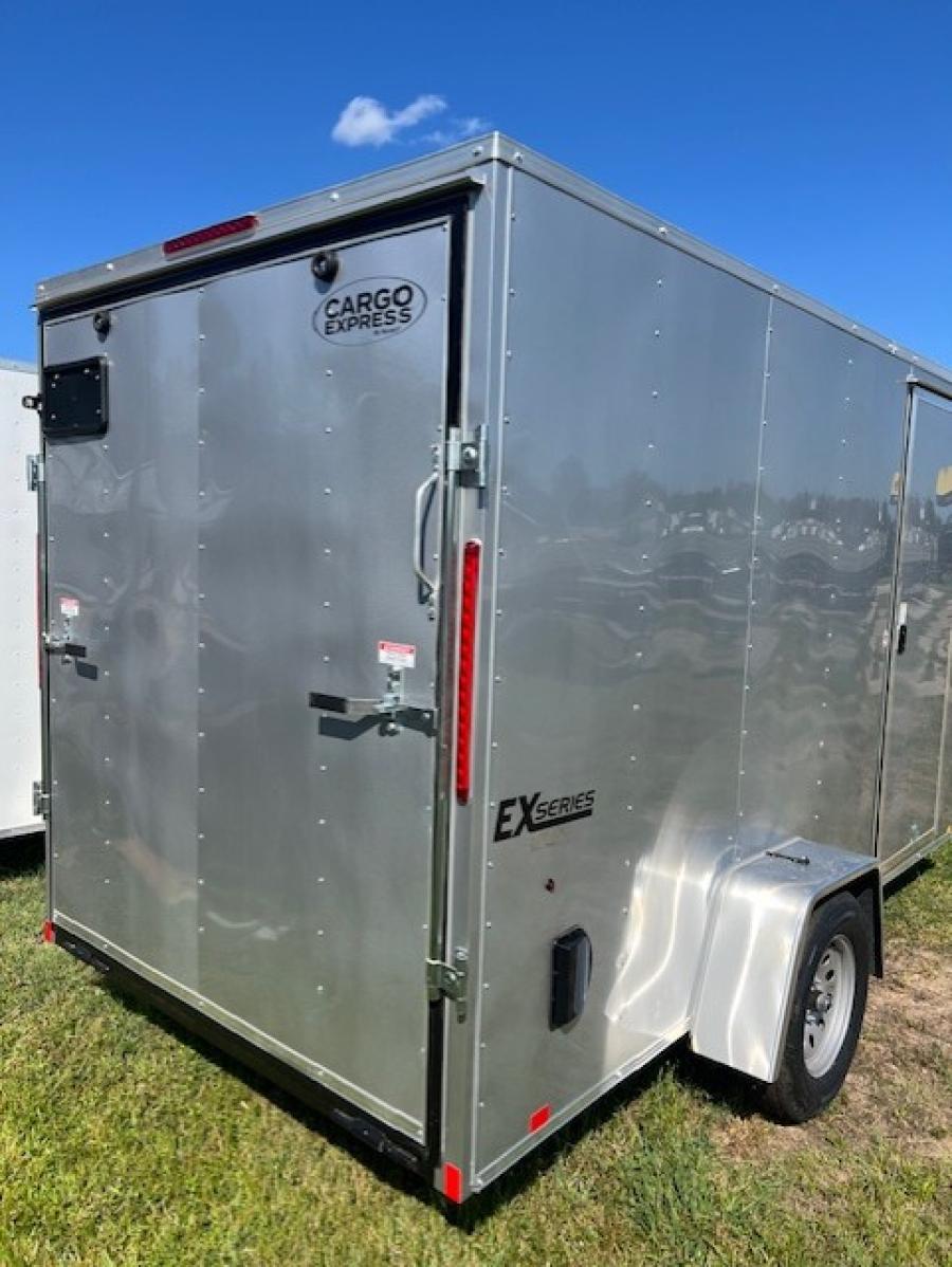 CARGO EXPRESS VNOSE 6X12 ENCLOSED TRAILER image 0