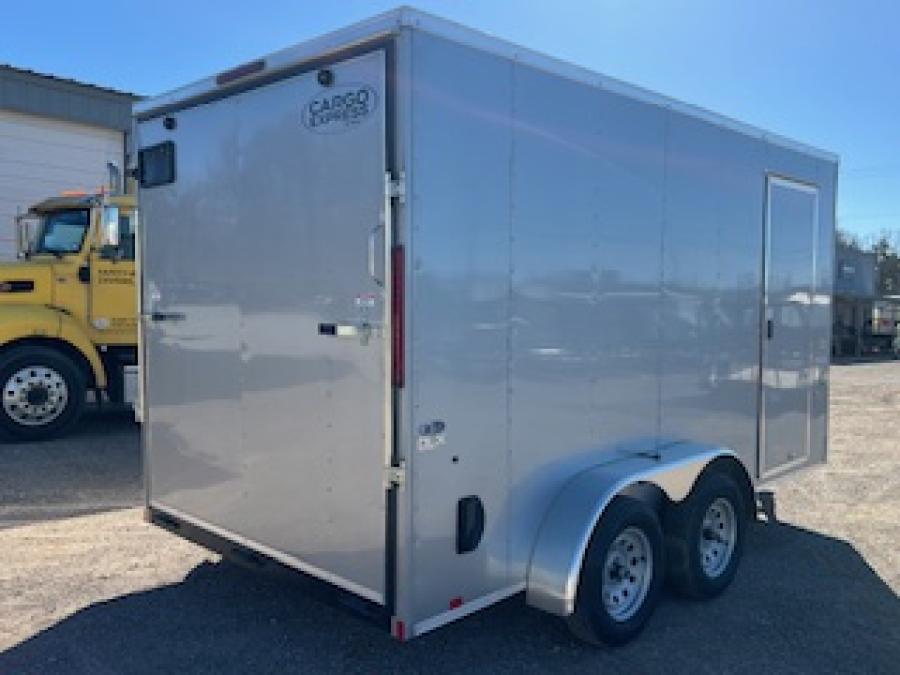 2025 Cargo Express Silver 7X14 DLX Flat Top V-nose Enclosed Cargo Image 4