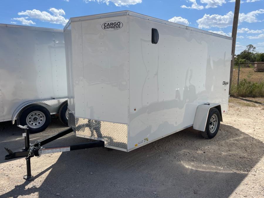 K721 CARGO EXPRESS EX DLX SLOPED VNOSE 6X12 SA ENCLOSED TRAILER Image 0