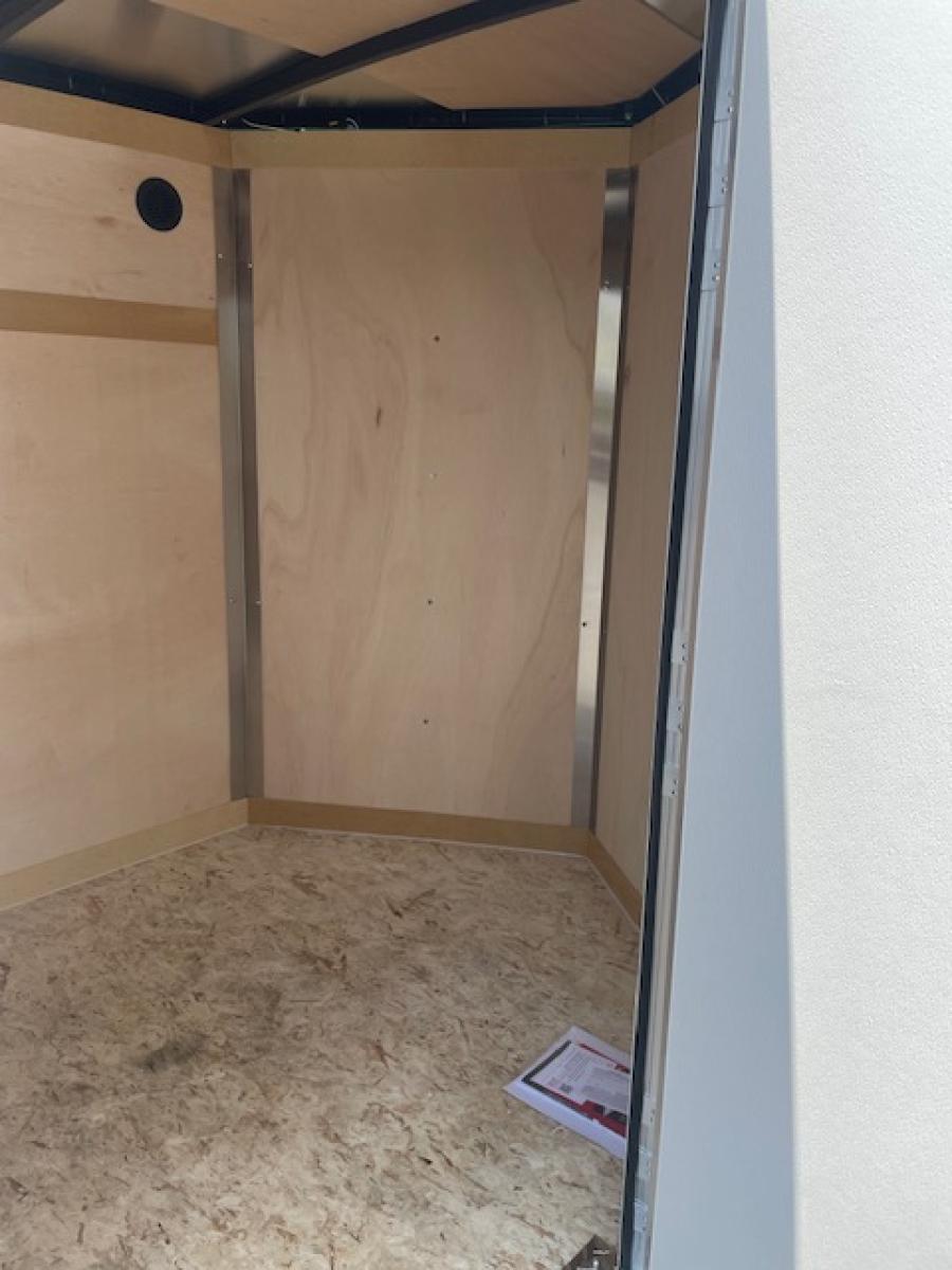 RC Trailers RWT 5 x 10 Enclosed Trailer Image 4