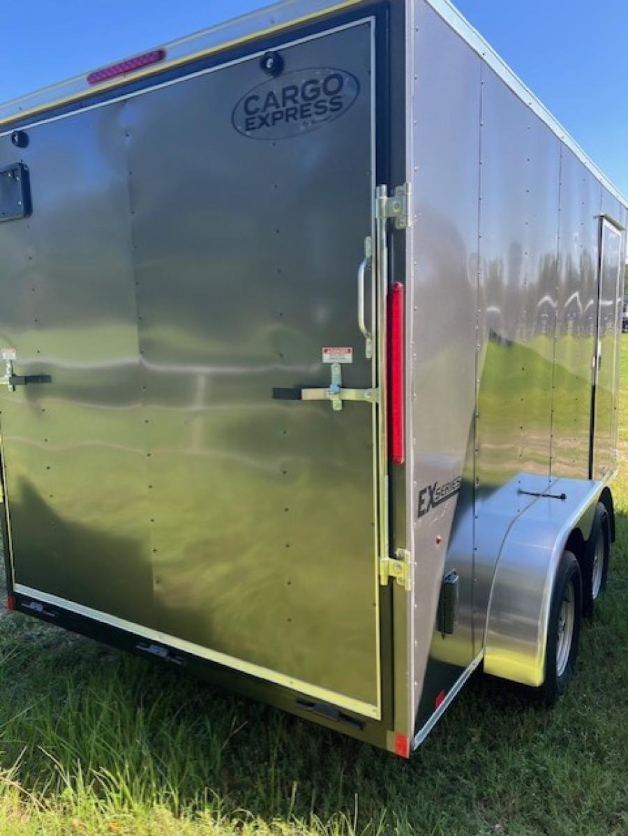 7X14 DLX FLAT TOP VNOSE ENCLOSED CARGO image 0