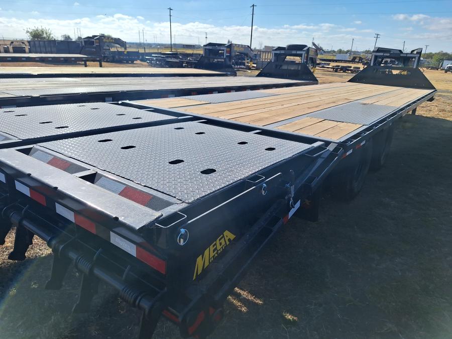 Big Tex 25GN, Gooseneck, 102" x 33', 25.9K, Dovetail, Mega Ramps Image 1
