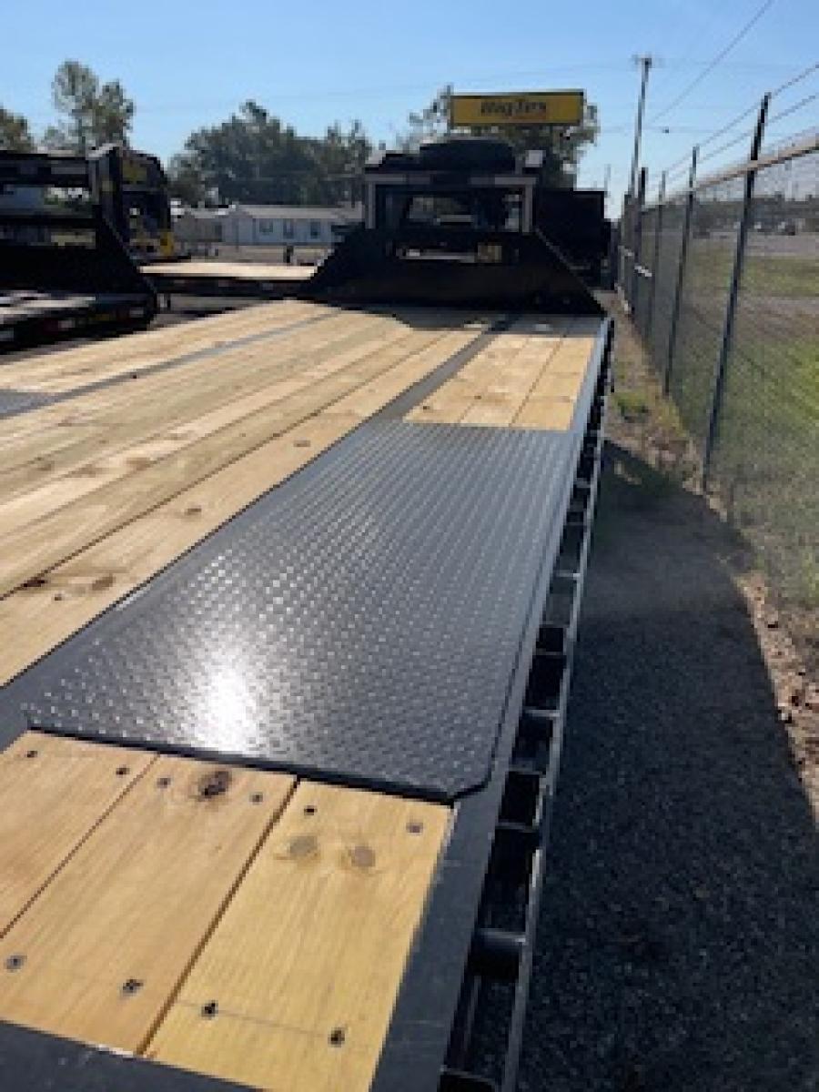 Big Tex 22GN, Gooseneck, 102" x 25', 23.9K, Dovetail, Mega Ramps Image 4