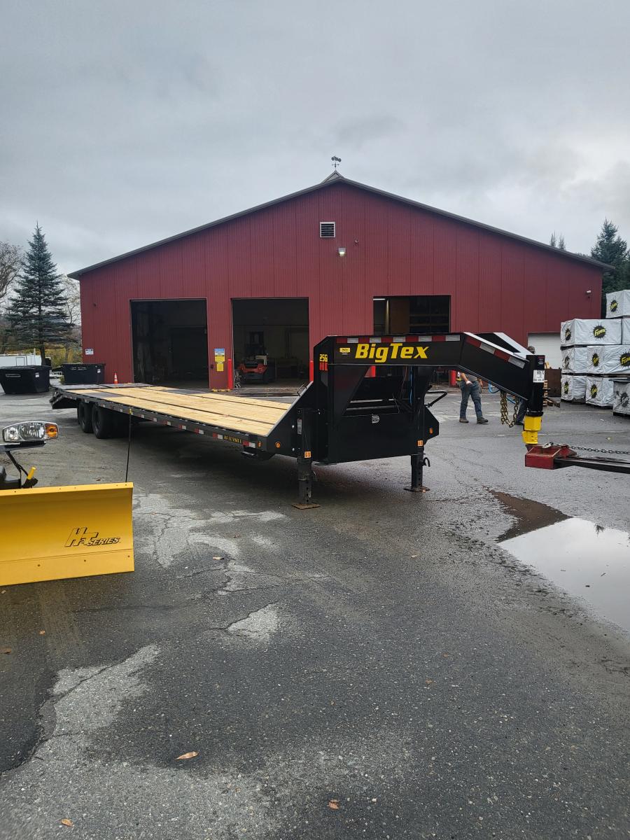 Big Tex 25GN, Gooseneck, 102" x 40', 25.9K, Dovetail, Mega Ramps Image 1