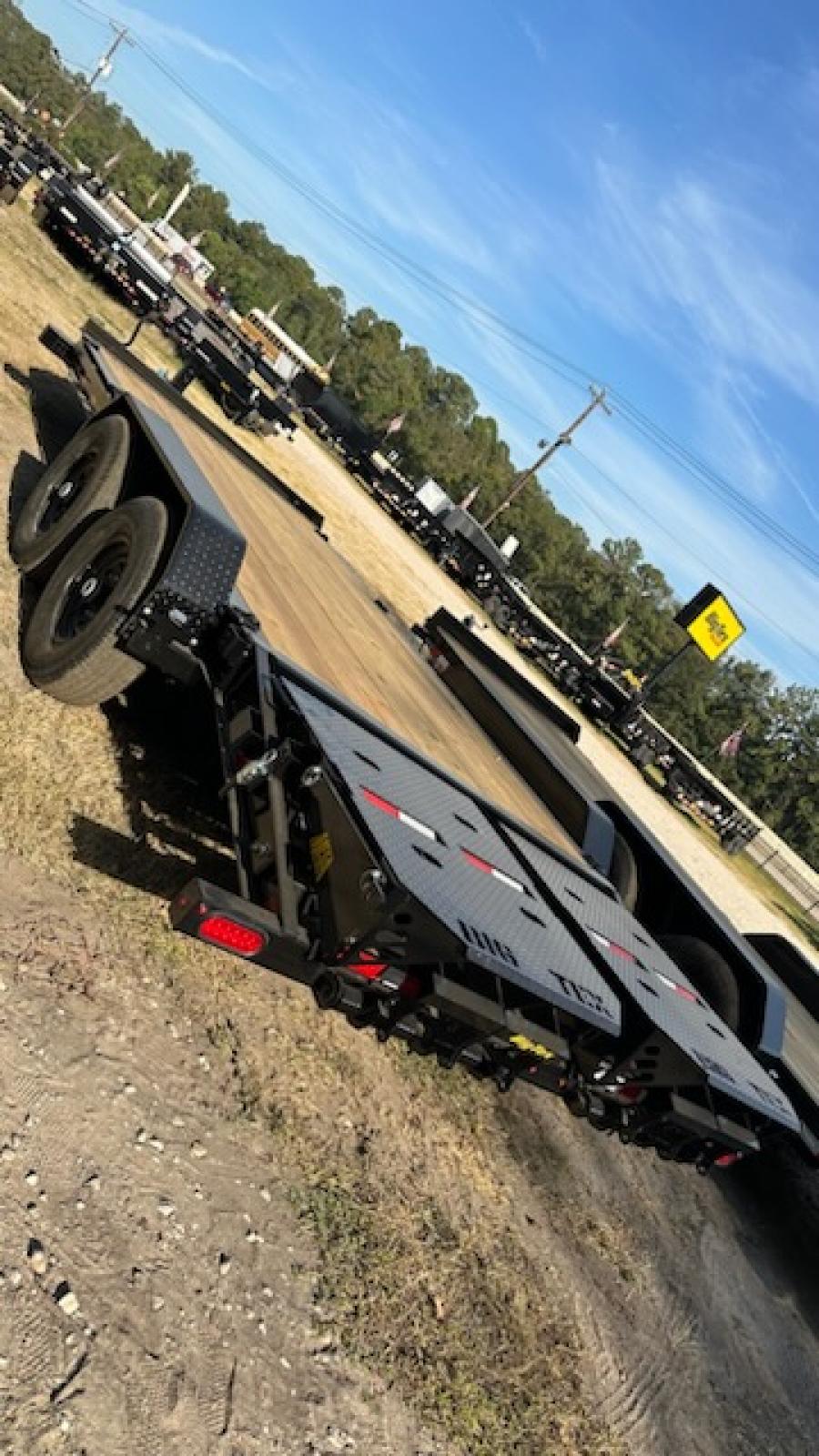 Big Tex 14EH, Equipment, 83″ x 18′, 15.4K, Dovetail, Mega Ramps, X-Series image 3