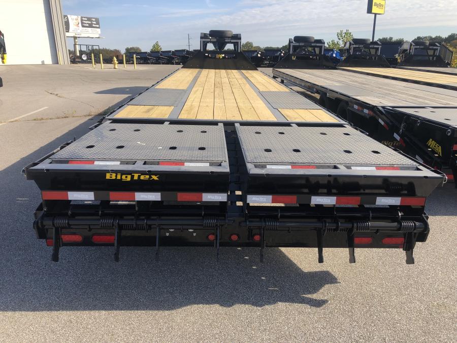 Big Tex 22GN, Gooseneck, 102" x 33', 23.9K, Dovetail, Mega Ramps Image 3