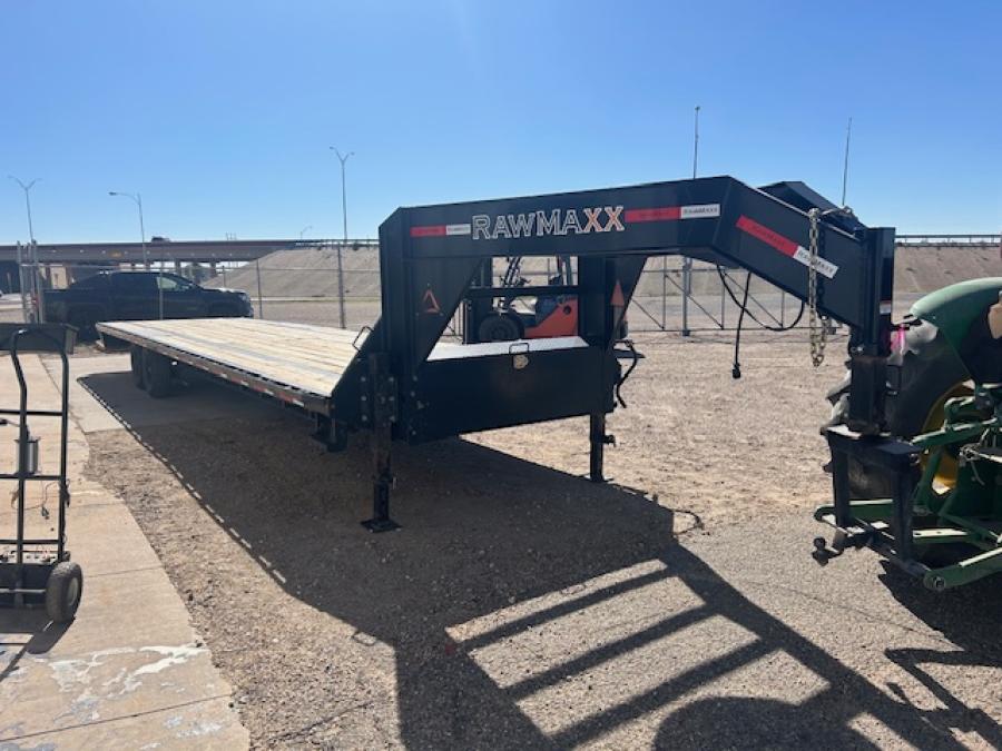 2023 USED RAWMAXX 15,900 GVWR – 35′ STRAIGHT DECK W/ SLIDEOUT RAMPS image 4