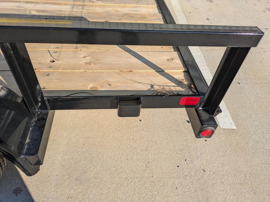 Big Tex 60PI 77" x 14 Tandem Axle Pipe Top Utility Trailer.  This trailer has no ramp system what so ever. Image 4