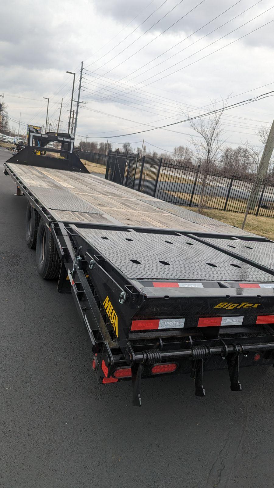 Big Tex 22GN, Gooseneck, 102″ x 35′, 23.9K, Dovetail, Mega Ramps Image 0