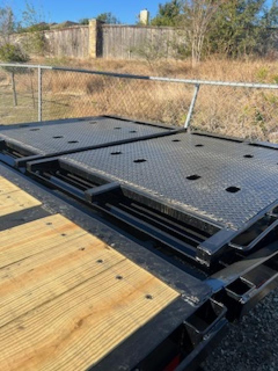 Big Tex 22GN, Gooseneck, 102″ x 30′, 23.9K, Dovetail, Mega Ramps Image 3