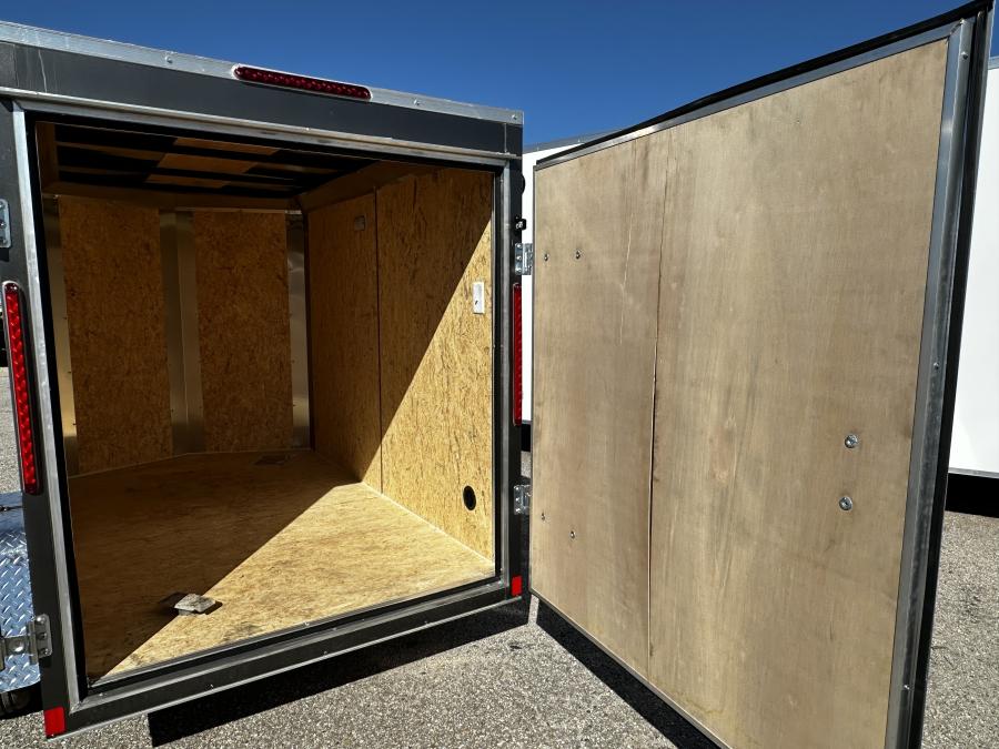 5X8  DLX FLAT TOP V NOSE Enclosed CARGO TRAILER Image 3