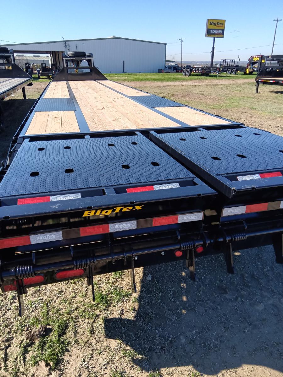 Big Tex 22GN, Gooseneck, 102" x 25', 23.9K, Dovetail, Mega Ramps Image 2