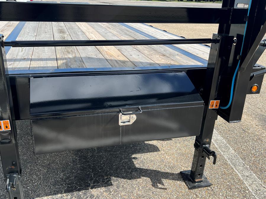 Big Tex 14GN, Gooseneck, 102" x 33', 15.9K, Dovetail, Mega Ramps Image 3