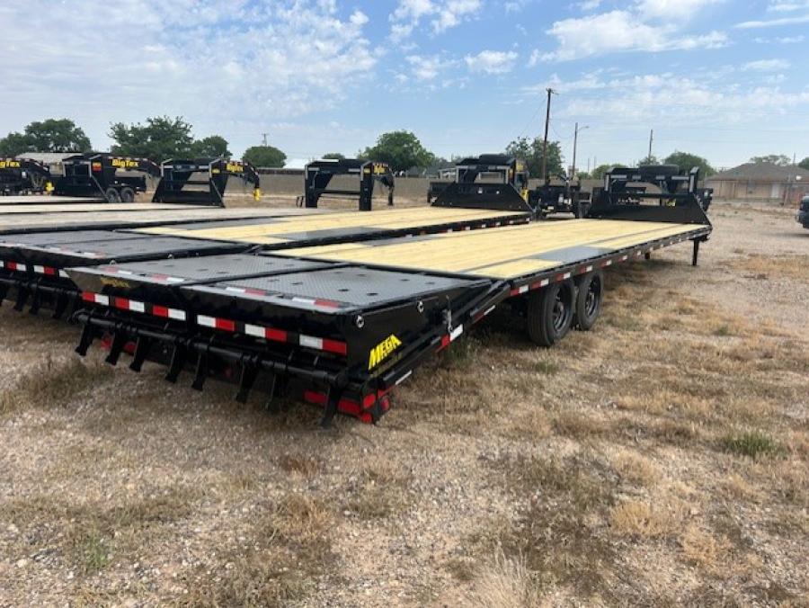 Big Tex 16GN, Gooseneck, 102" x 40', 17.5K, Dovetail, Mega Ramps Image 3